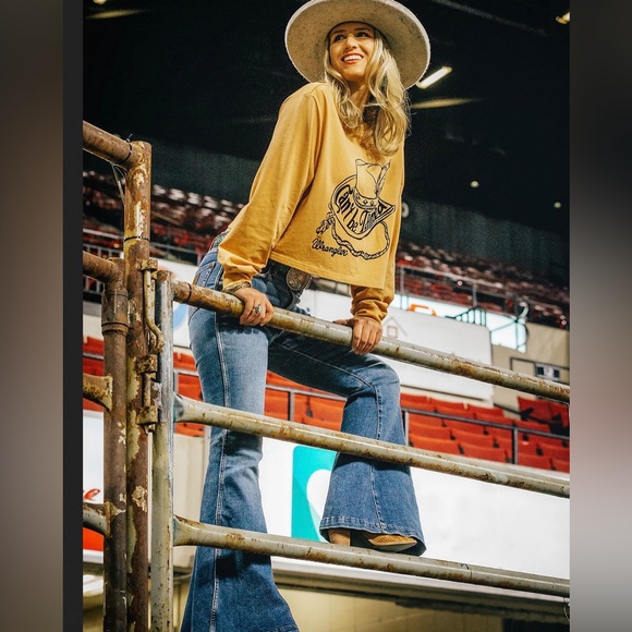 Wrangler Denim - Wrangler Retro Premium Jean High Rise Trumpet Flare in Paige